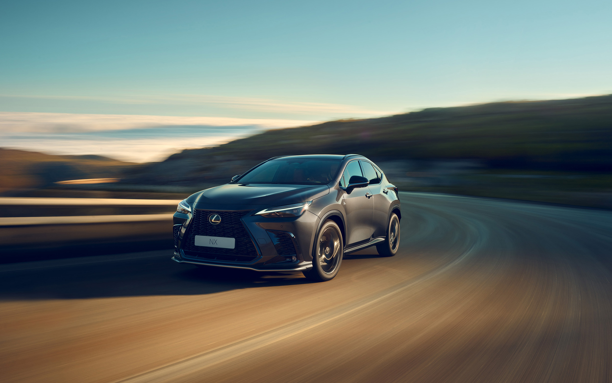 Fahrschuss der der Kampagne für den LEXUS NX