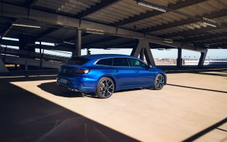 Arteon-R Shootingbrake in Parkhaus